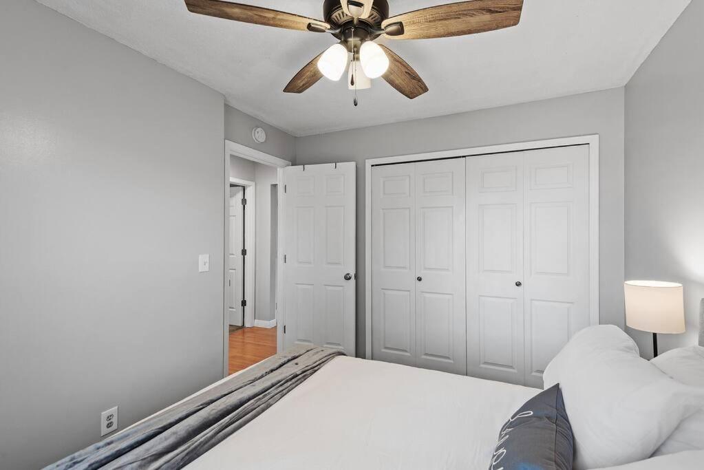 Tranquil 2Br Apt Mpls - 8075 Apt 3 มินนีแอโพลิส ภายนอก รูปภาพ