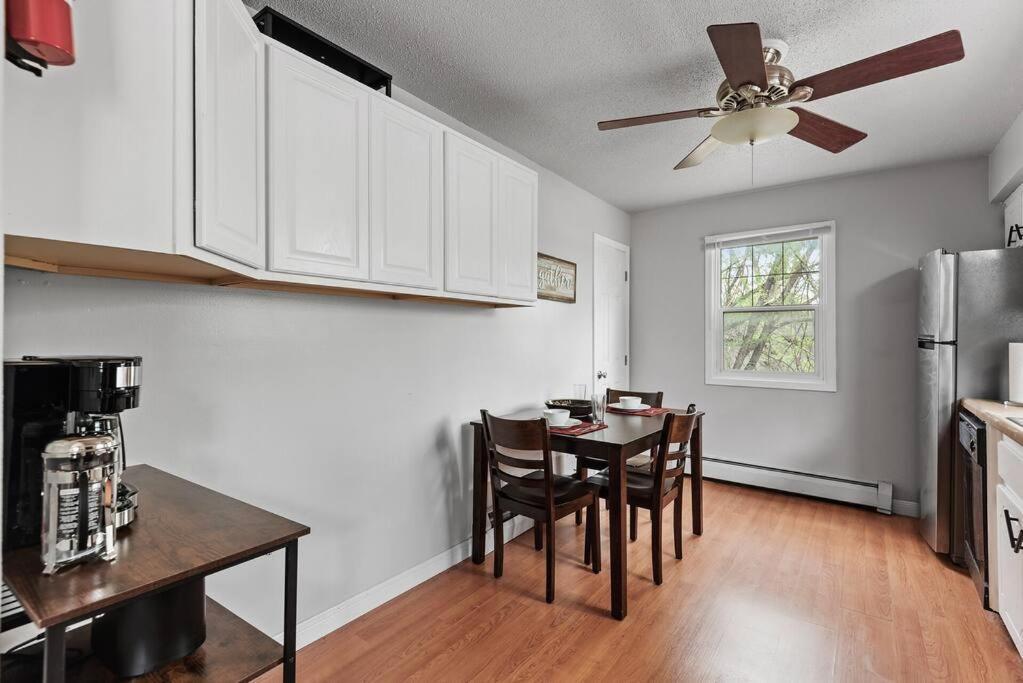 Tranquil 2Br Apt Mpls - 8075 Apt 3 มินนีแอโพลิส ภายนอก รูปภาพ